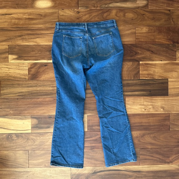 Style & Co. Curvy Boot Leg Jeans size 12 - Picture 3 of 4